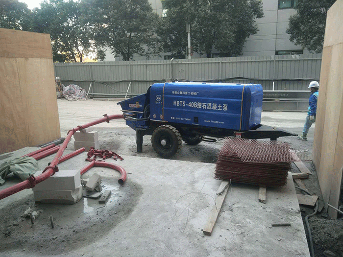 细石混凝土泵新华建设施工
