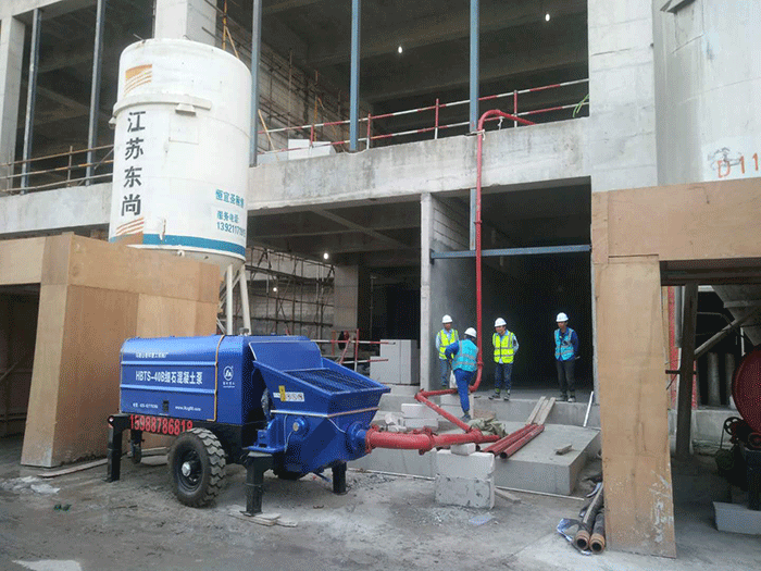 细石混凝土泵新华建设施工