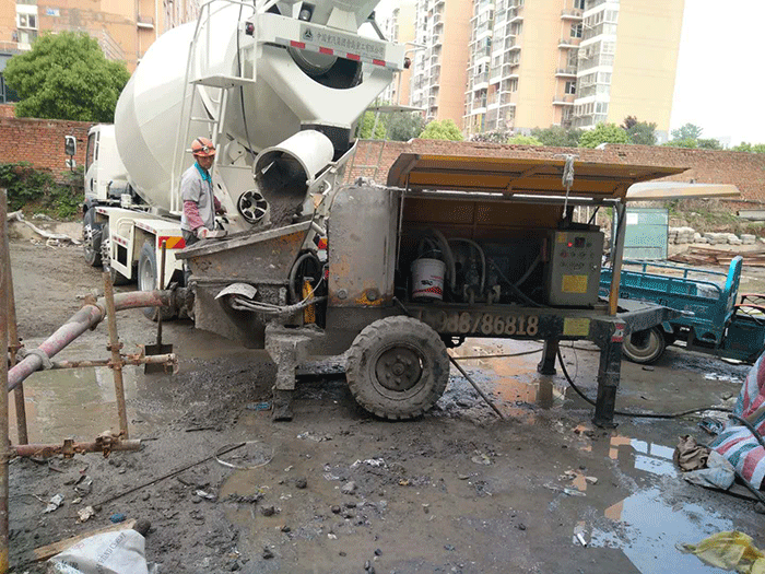 细石混凝土泵现场施工