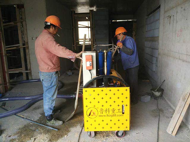 小型混凝土泵施工
