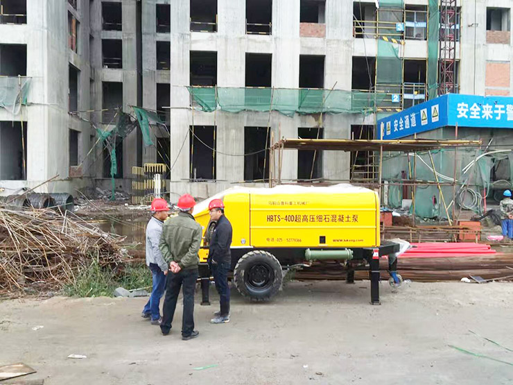 超高压细石混凝土泵入驻南京升龙汇金项目