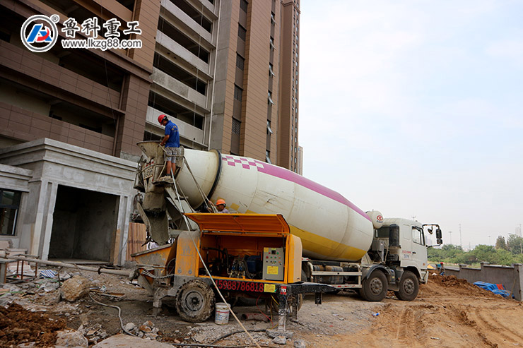 细石混凝土泵租赁-机械化泵送浇地坪，随时随地浇地坪