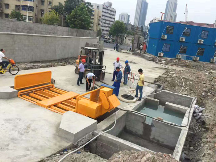6月30日南京滚轴式洗轮机合作绿地建设集团南京紫金中心项目