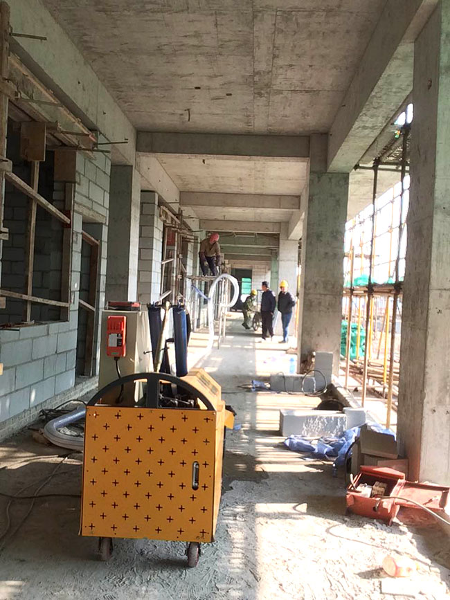 12月18日上海二次构造柱泵厂家合作开天建设新闵初级中学项目