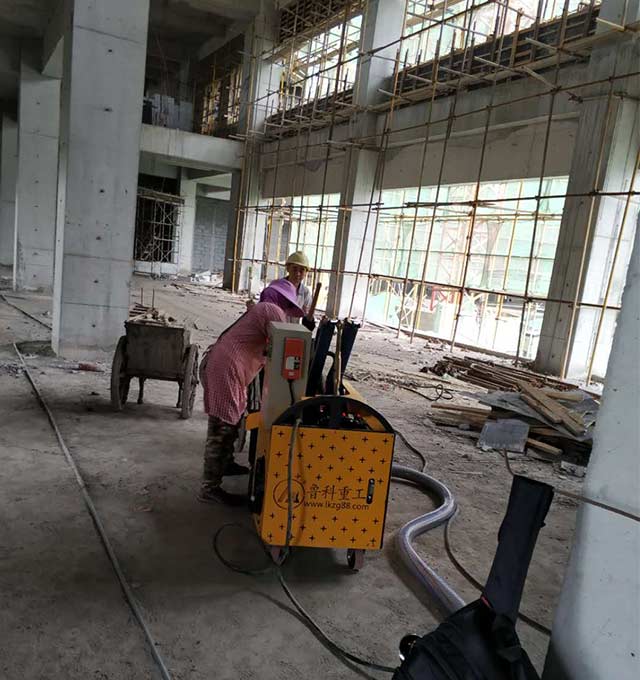 二次构造柱泵施工现场