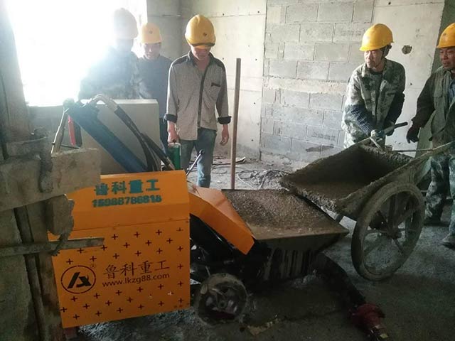 二次构造柱泵施工现场