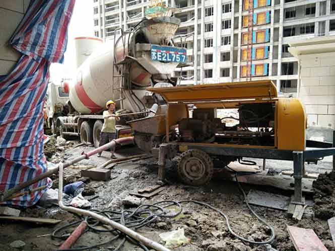 7月15日苏州细石混凝土泵合作江苏省建天铂华庭项目