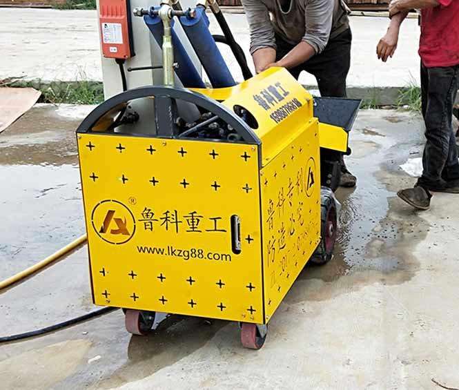 8月1日新型二次构造柱泵厂家合作绿地建筑溱水小镇商业1号楼项目