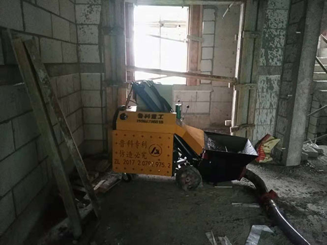 10月25日小型混凝土输送泵合作南通二建东樾华府二期项目