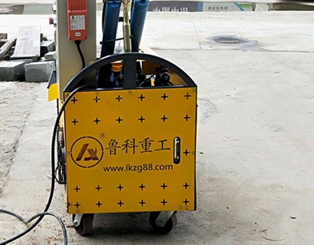 二次构造柱泵上料机