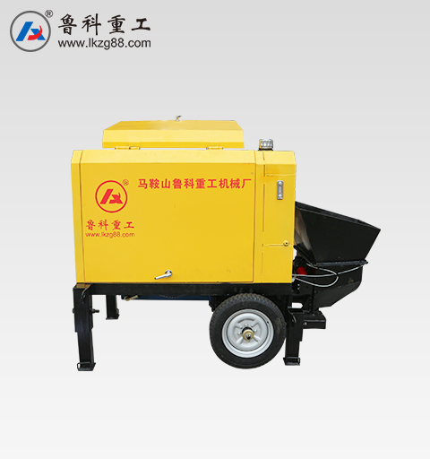 小型混凝土输送泵车